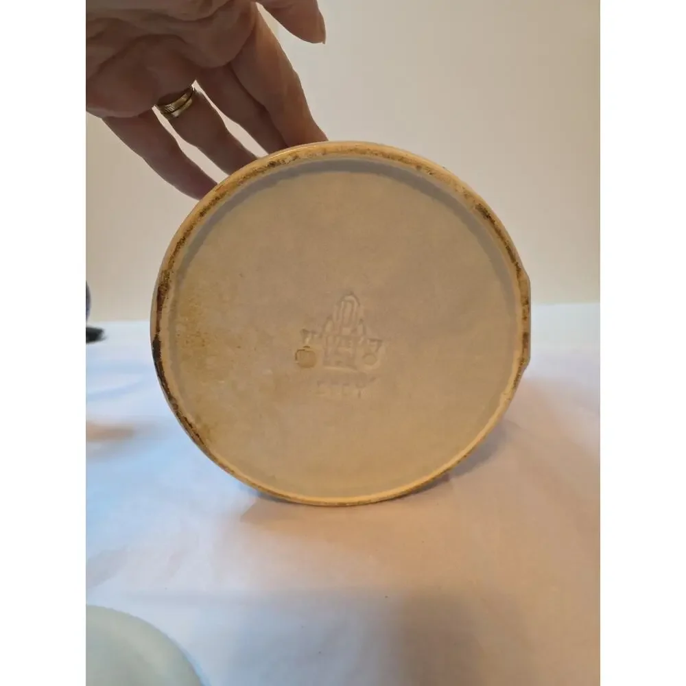 Pfaltzgraff Yorktowne Hanging Salt Box & Lid VTG Stoneware Crock Cellar 560Y